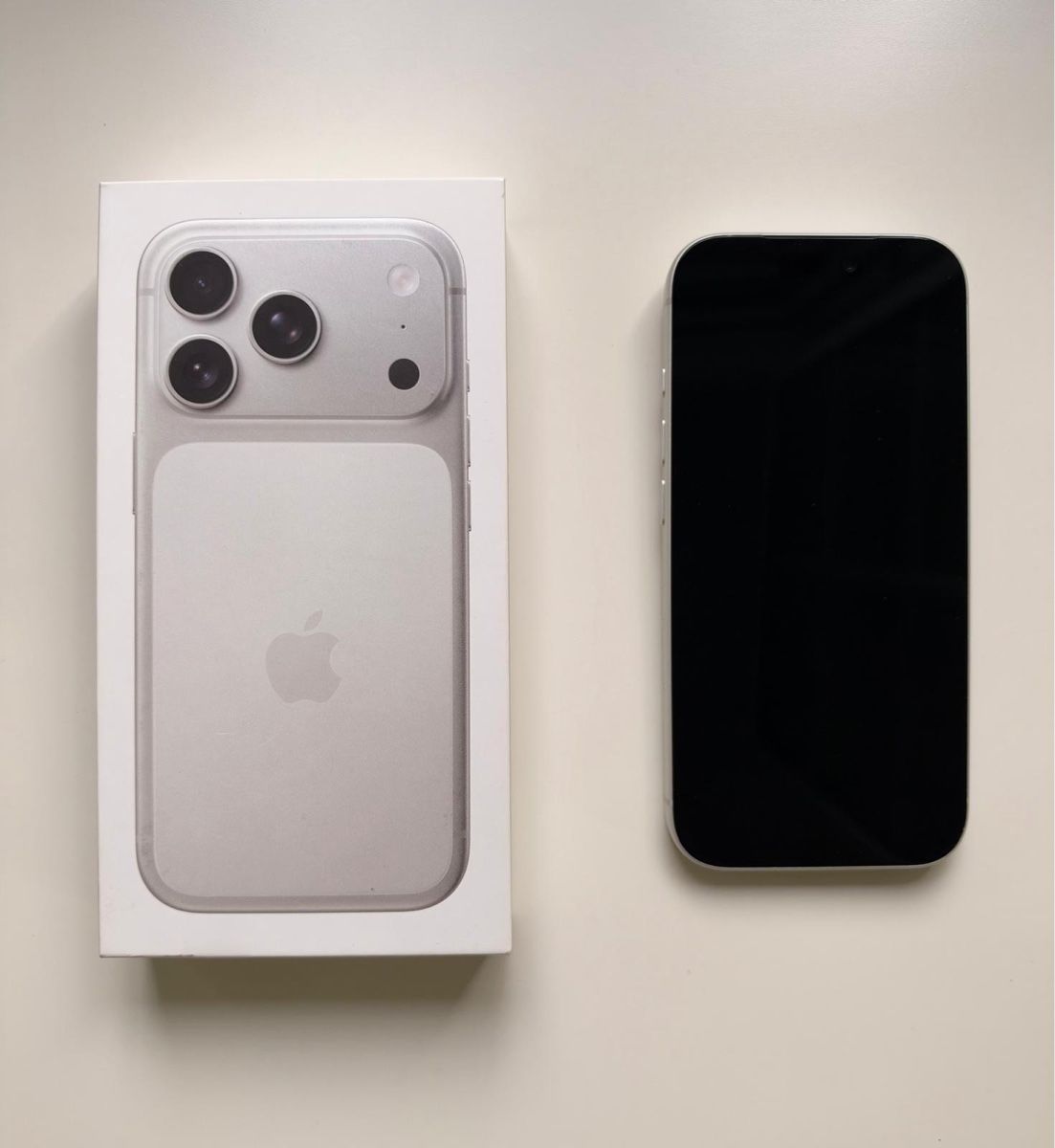 Apple Telefoni cellulari / Smartphones: iPhone 17 pro – Nuovo (secondo la descrizione) da Erlenbach ZH venduto da K0f2iY 3
