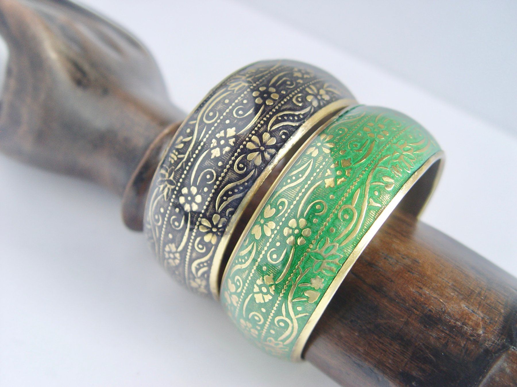 Bracciali & Braccialetti: Zwei sommerliche Armreifen aus Messing – Usato da Henggart venduto da gernli 1