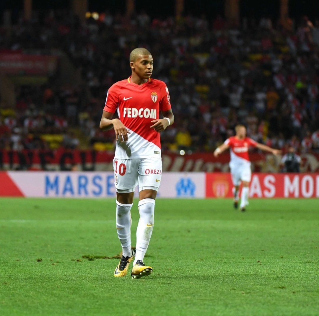Nike Leibchen & Hosen: Kylian Mbappe 2017-2018 AS Monaco Heimtrikot – Gebraucht aus Suhr von SariLacivert1907 4