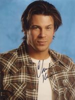 Original Autogramm von CHRISTIAN KANE auf Großfoto