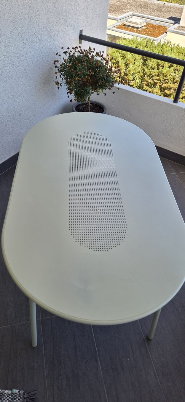Tables: Gartentisch oval mintgrün – D'occasion à Evilard par Hiraeth 1