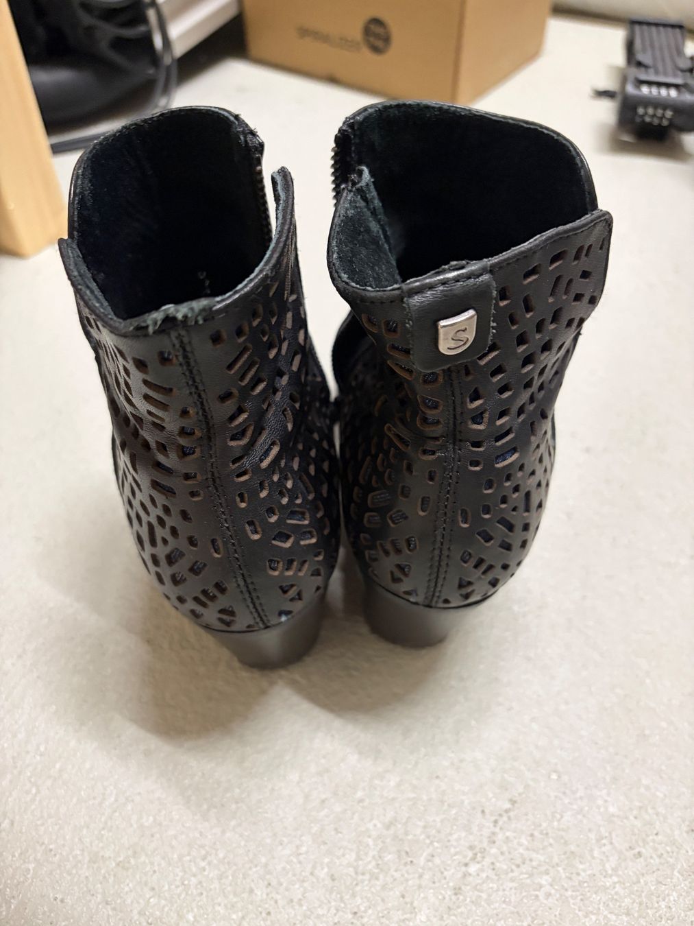 Salsa Damenschuhe: Schwarze Damen Stiefeletten Grösse 39 – Gebraucht aus Zürich von Mivaro1 2