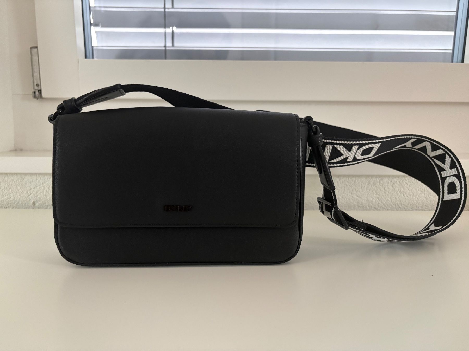 DKNY Borse da donna: Umhängetasche Crossbody DKNY – Nuovo (secondo la descrizione) da Reinach BL venduto da Er1k93 1