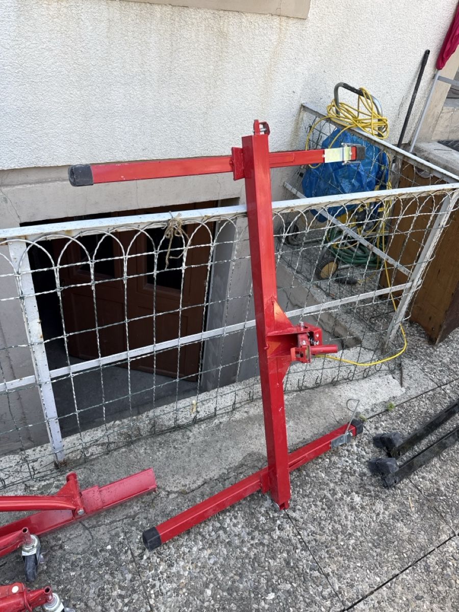 Piattaforme elevatrici & Crick: Plattenheber Montagehilfe bis 68 kg – Usato da Yverdon-les-Bains venduto da Eveline4 2