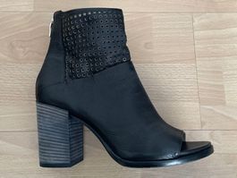 Stivaletti estivi neri eleganti con tacco alto