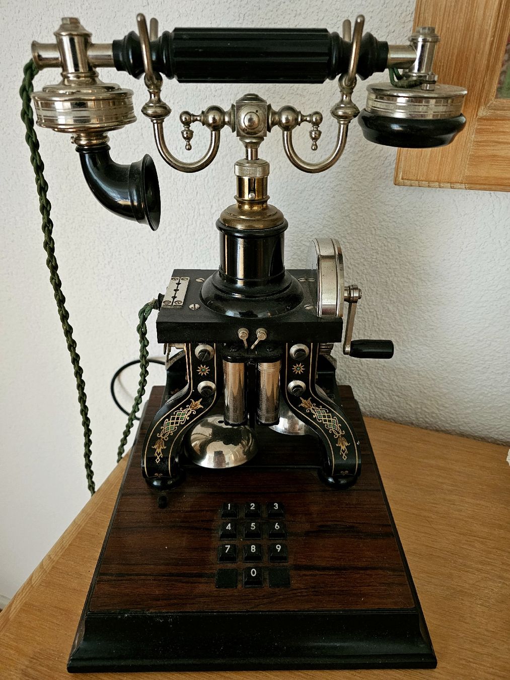 Ericsson Telefoni: ANTIKES LM. ERICSSON TELEFON! – Usato da Laupen BE venduto da AUSSIEGIRL1109
