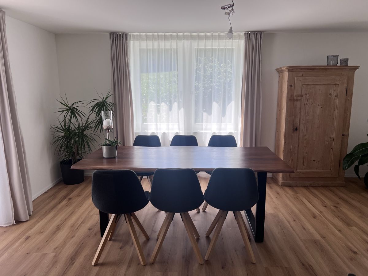 Tables: Schöner Holz Esstisch – D'occasion à Zihlschlacht par aha_ 2