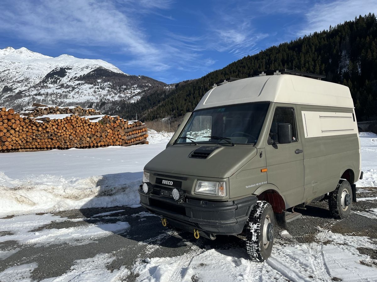 Iveco Camping Fahrzeuge: Iveco Turbo Daily 40-10 4x4 – Gebraucht aus Flums von cla_7lyn