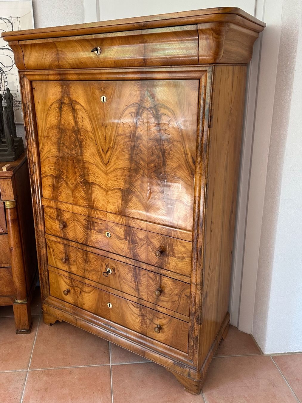 Armadi: Antiker schöner Biedermeier-Sekretär – Usato da Zürich venduto da Lut8008