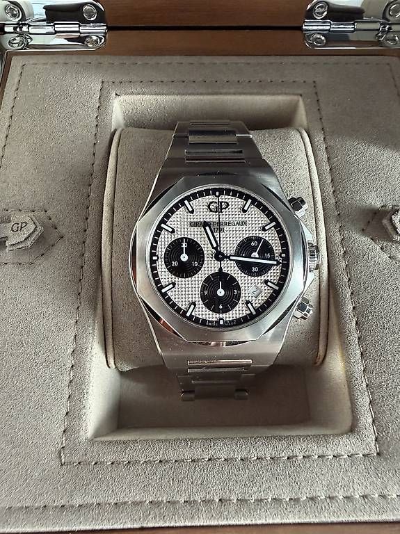 Girard-Perregaux Orologi: Girard Perregaux Laureato – Usato da Zürich venduto da timeio-swapwatch