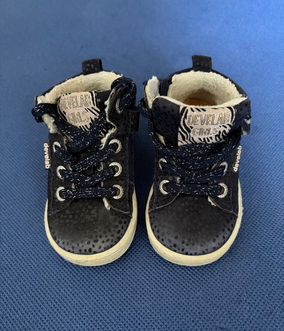 Schuhe für Jungen: Develab, Grösse 20 – Gebraucht aus Triboltingen von zimtsterndli5