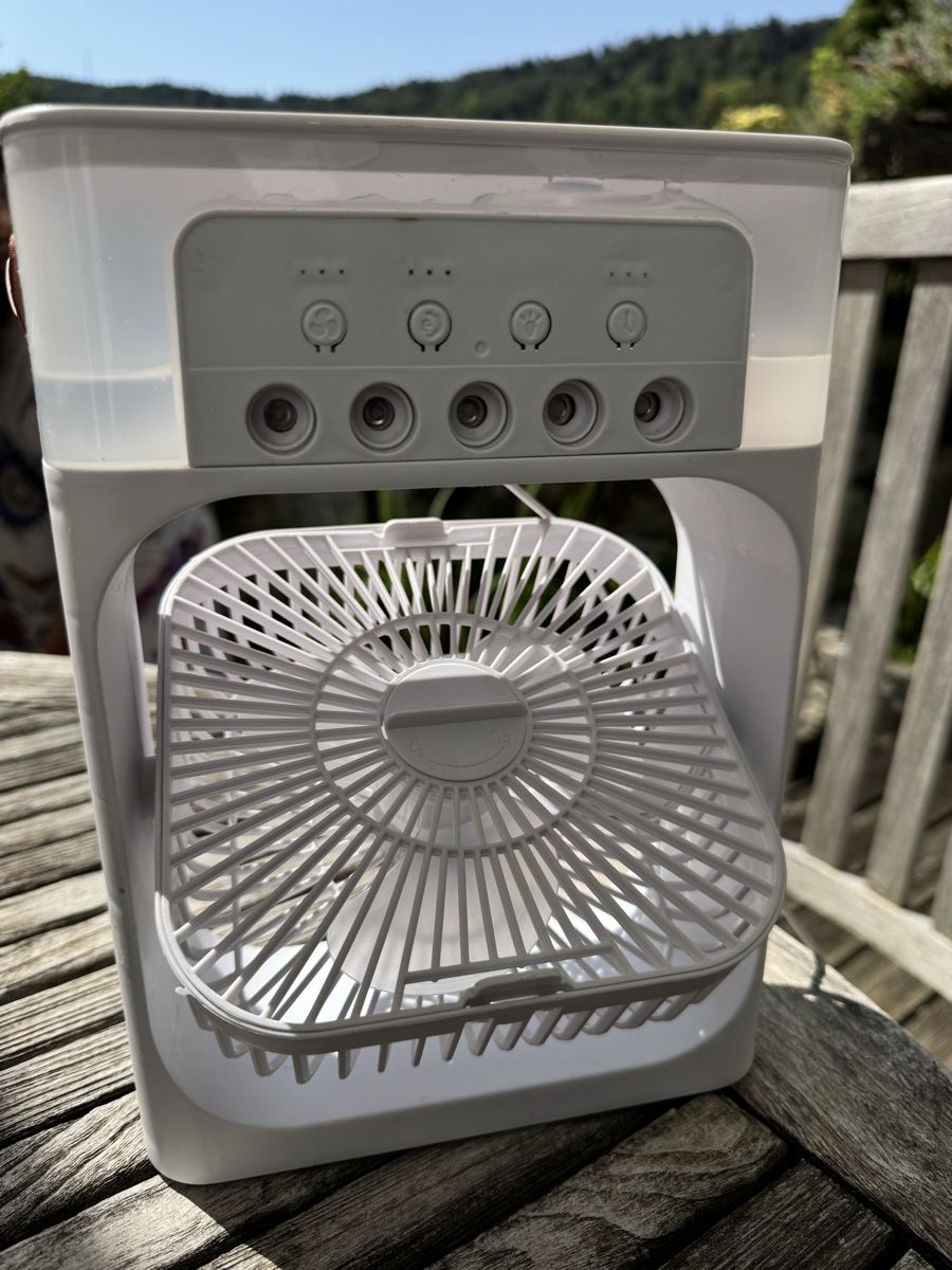 Ventilateurs: Tischventilator mit Zerstäuber USB – D'occasion à Zürich par Barcelon 1
