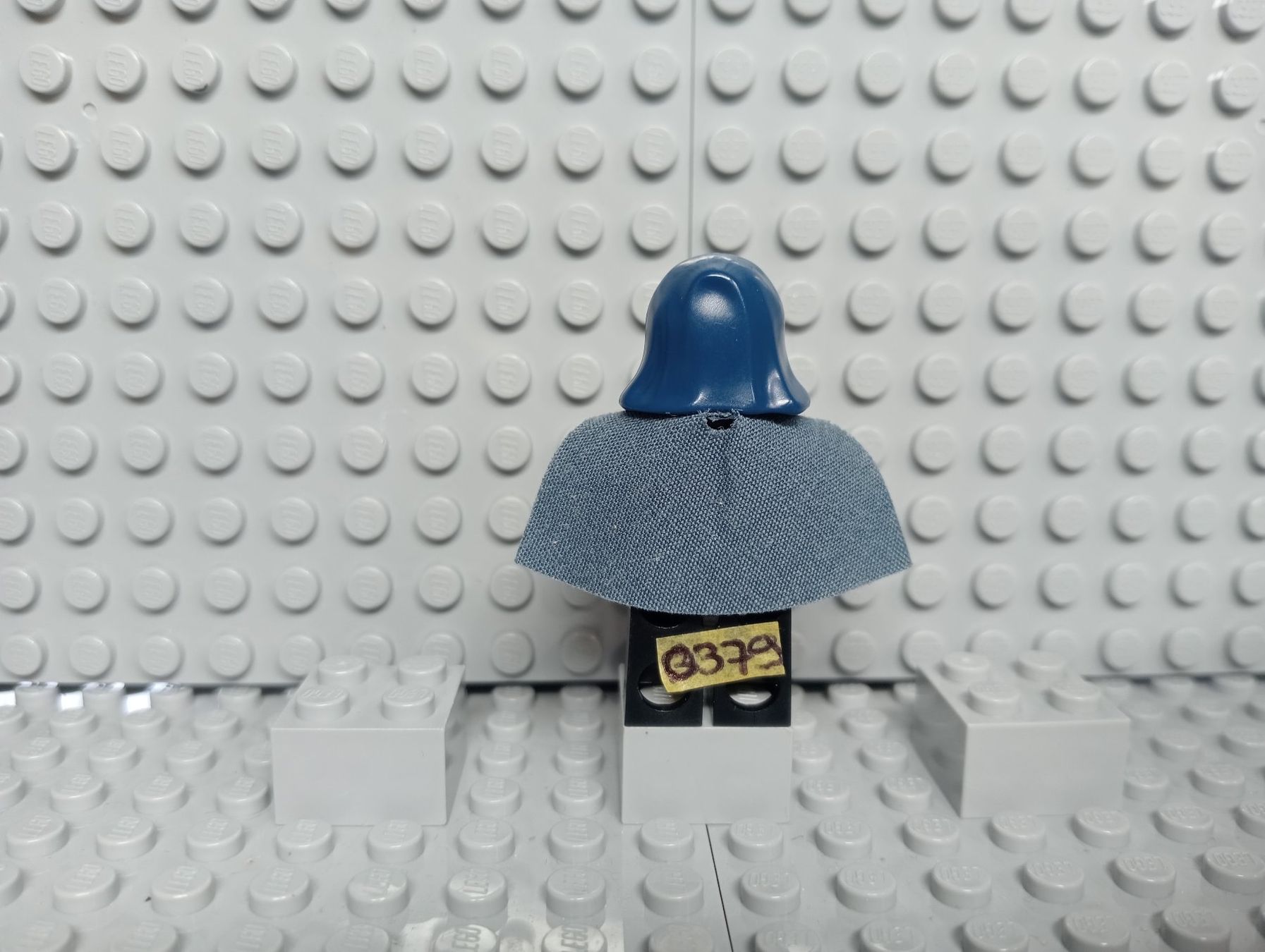 Lego Kit di costruzioni: Lego Star Wars - Barriss Offee - Dark Blue Cape – Nuovo (secondo la descrizione) da Arconciel venduto da breakout103 1