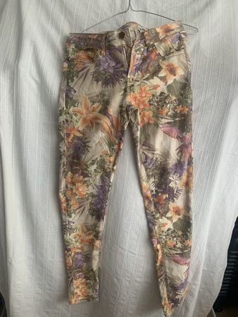 Trendige Sommerhose, Grösse 27 (34/XS), Marke rich&royal