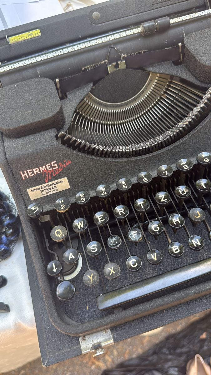 Hermès Macchine da scrivere: Hermes schreibmaschine – Usato da Basel venduto da hel_7ff6
