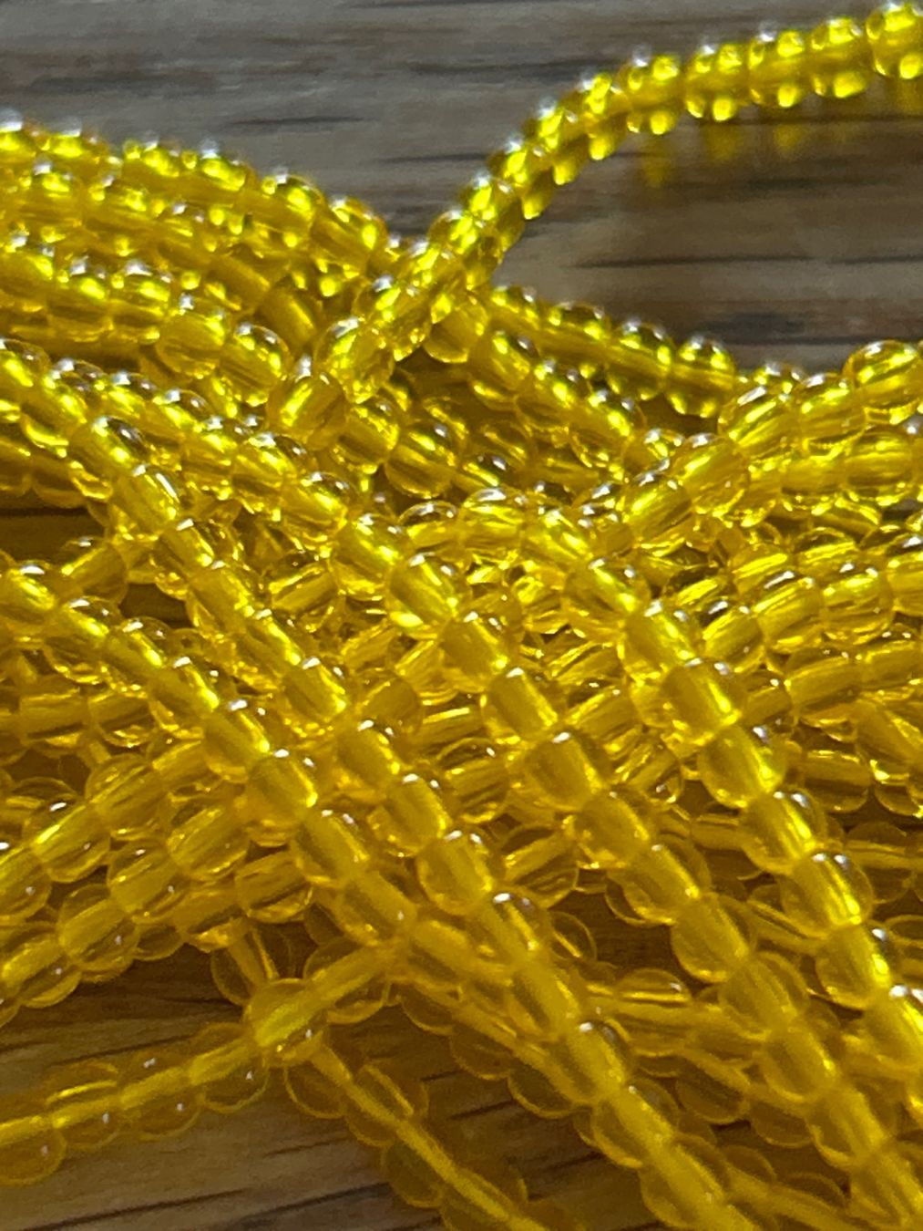 Perlen (unechte): Restposten! 5 Stränge 2 mm Glasperlen – Neu (gemäss Beschreibung) aus Niederrohrdorf von Ytobi