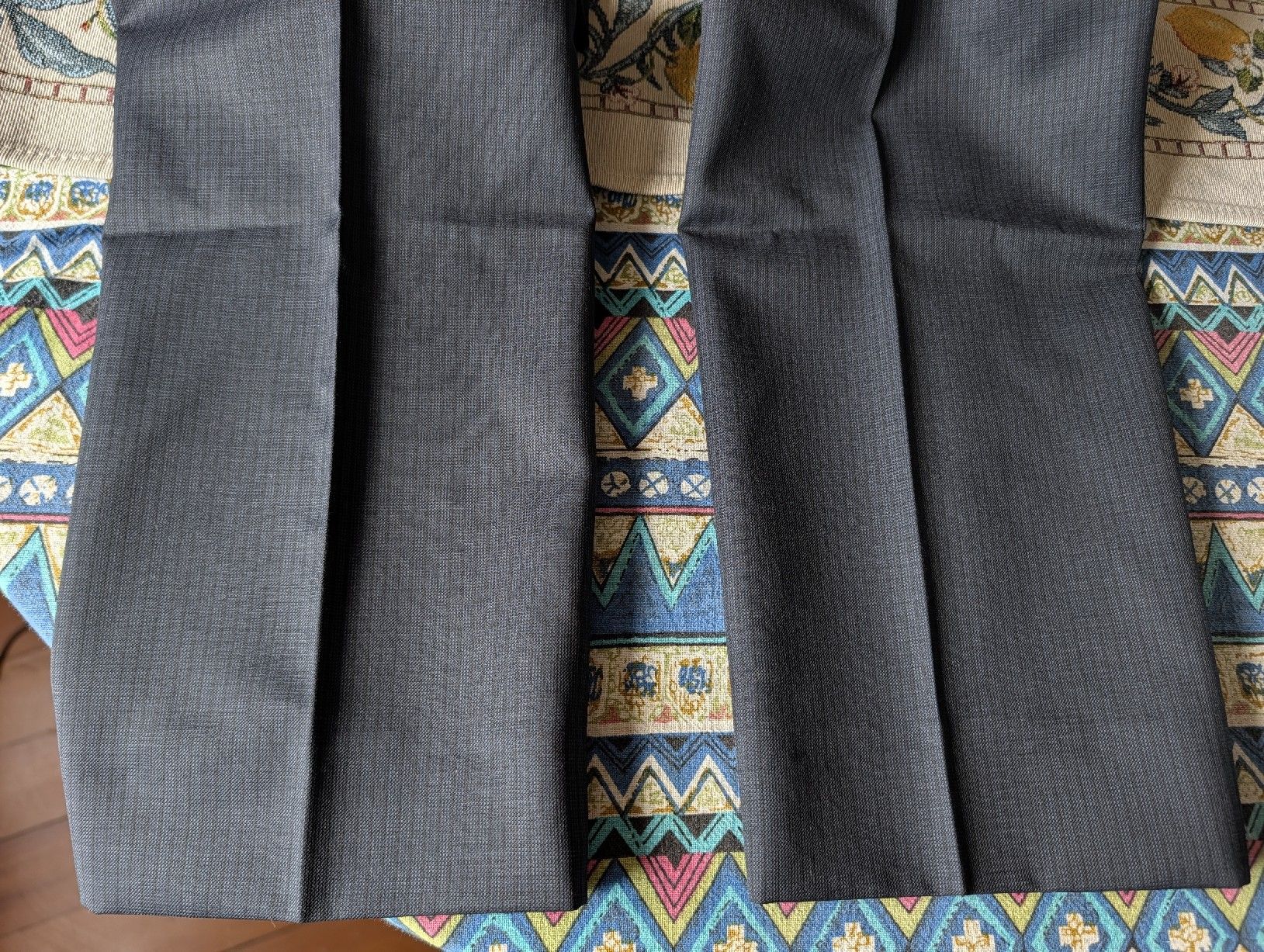 Completi: Stylish Navy Blue Patterned Suit Jacket and Trousers Size 50 – Usato da Zürich venduto da jor_68rp 2