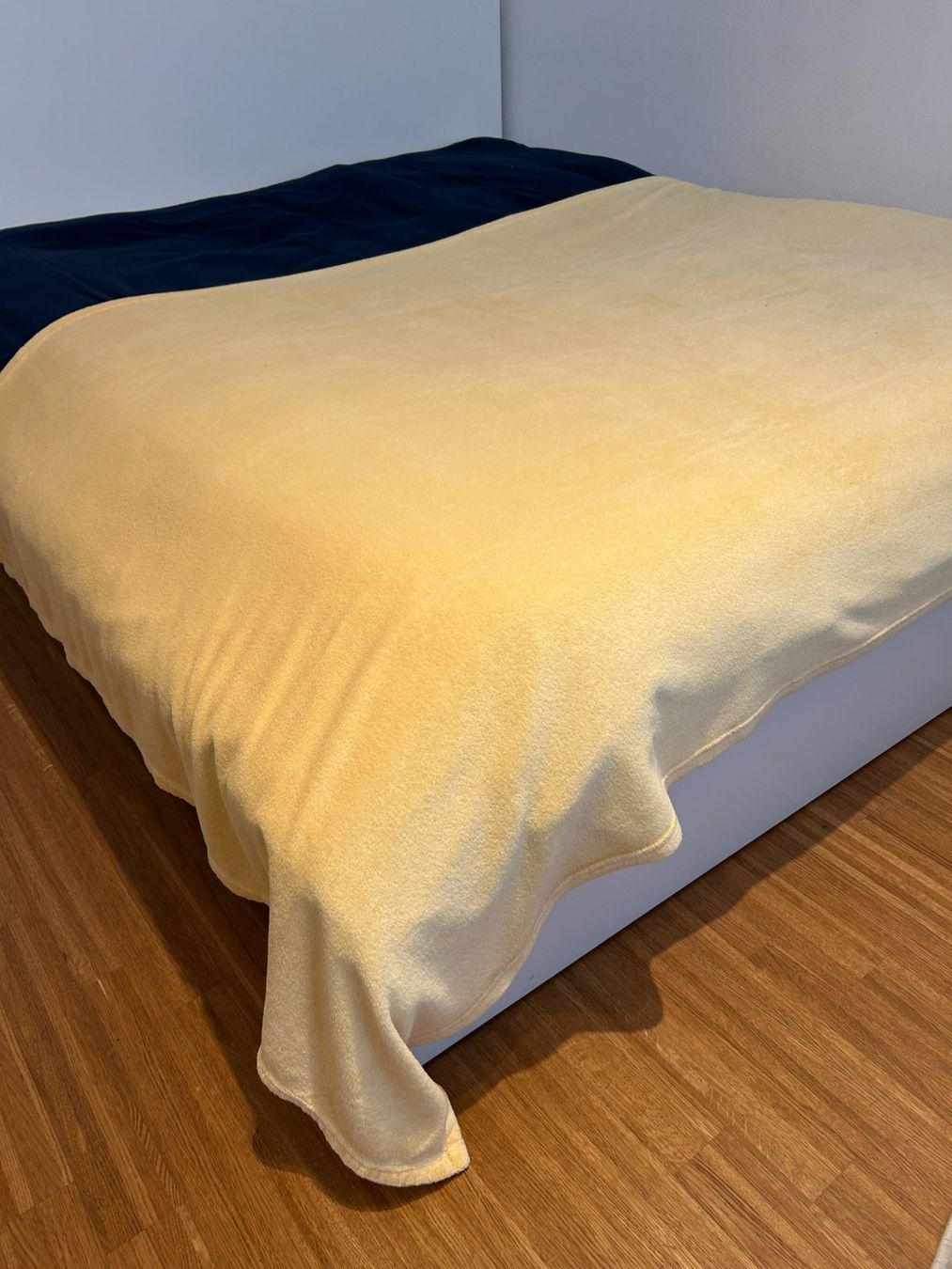 Teli da bagno: Kuschlige hellgelbe Decke für Bett oder Sofa ca. 150x200cm – Usato da Küsnacht ZH venduto da filo_fila8700