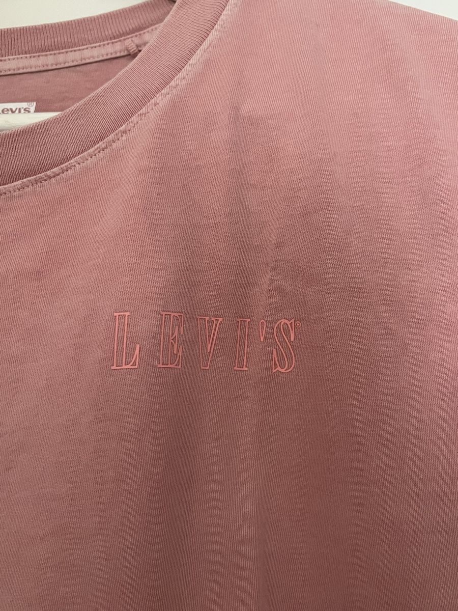 Levi's T-shirt: Levi's T-Shirt Rosa Grösse S – Usato da Frauenfeld venduto da heyLani 1