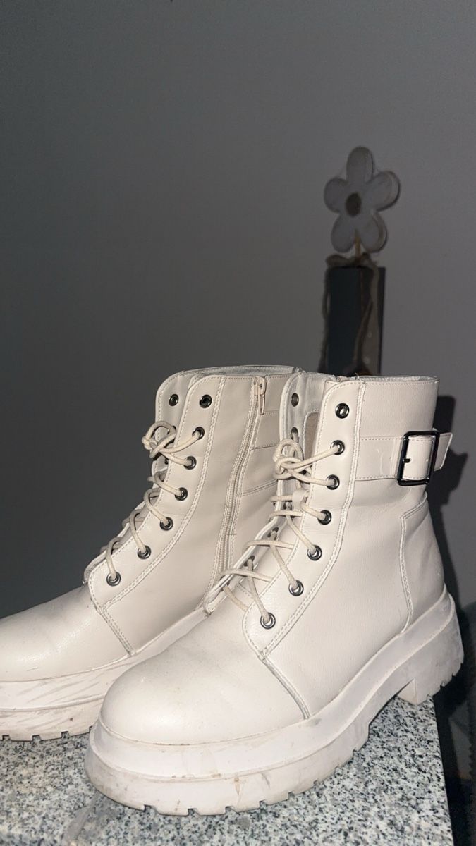 Damenschuhe: Trendige Winter Boots Grösse 40 – Gebraucht aus Oftringen von tola19