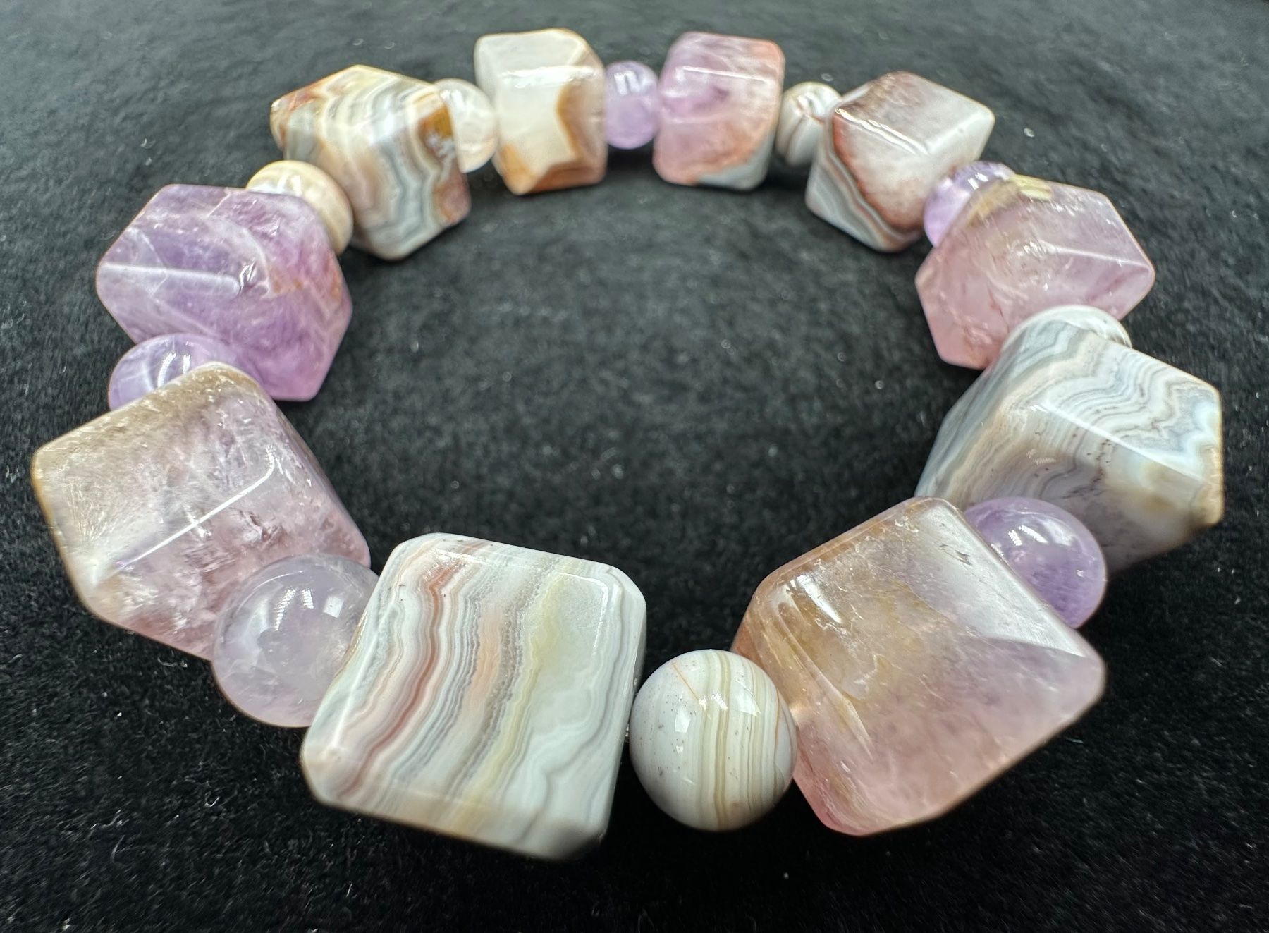 Bracciali & Braccialetti: Auffälliges Amethyst Armband mit gebändertem Achat – Nuovo e nell'imballaggio originale da Männedorf venduto da EarthCraft 5