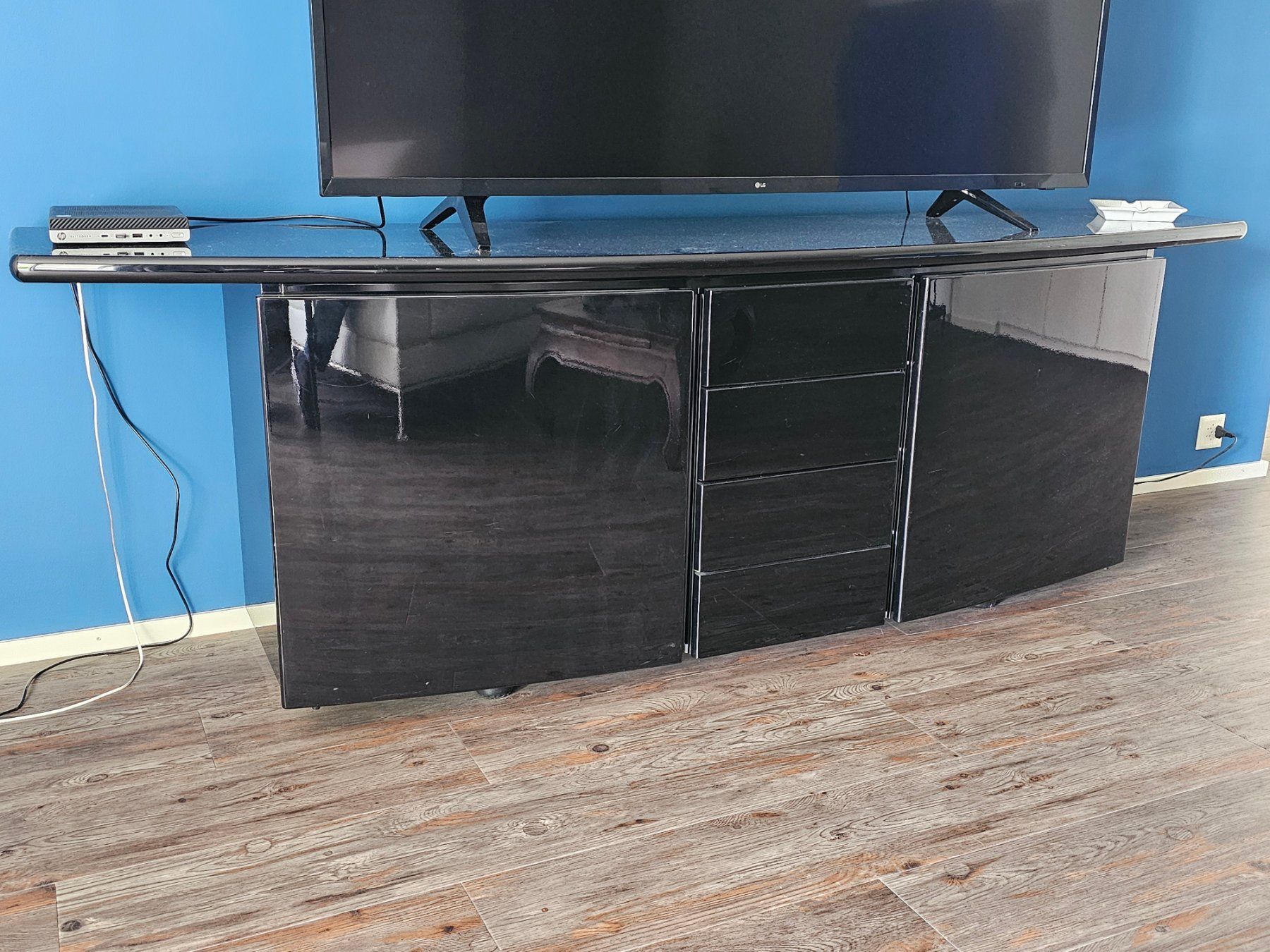 Cassettiere: Glossy black Sideboard by Mobili Bellato – Usato da Zürich venduto da caferos 3