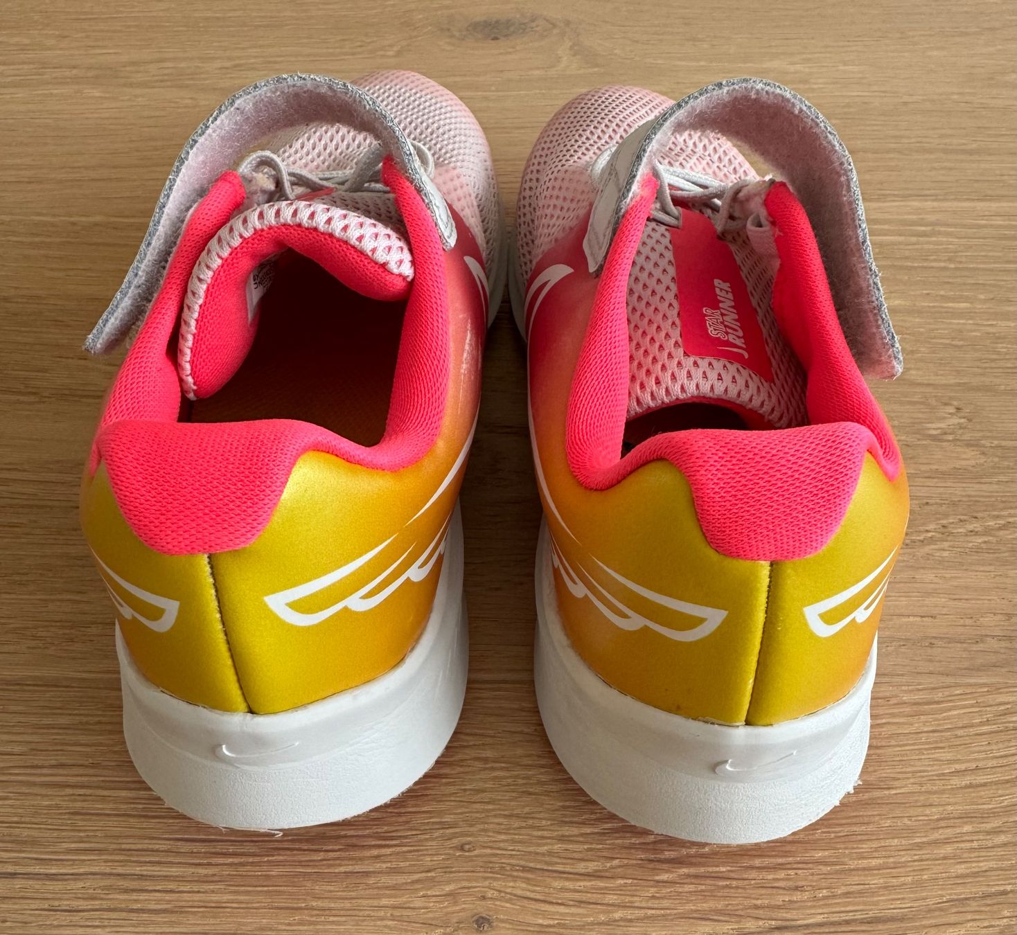 Nike Scarpe per ragazzi: Nike star runner, Turnschuh, Grösse 33,5 – Usato da Bachenbülach venduto da Elcomaster 3