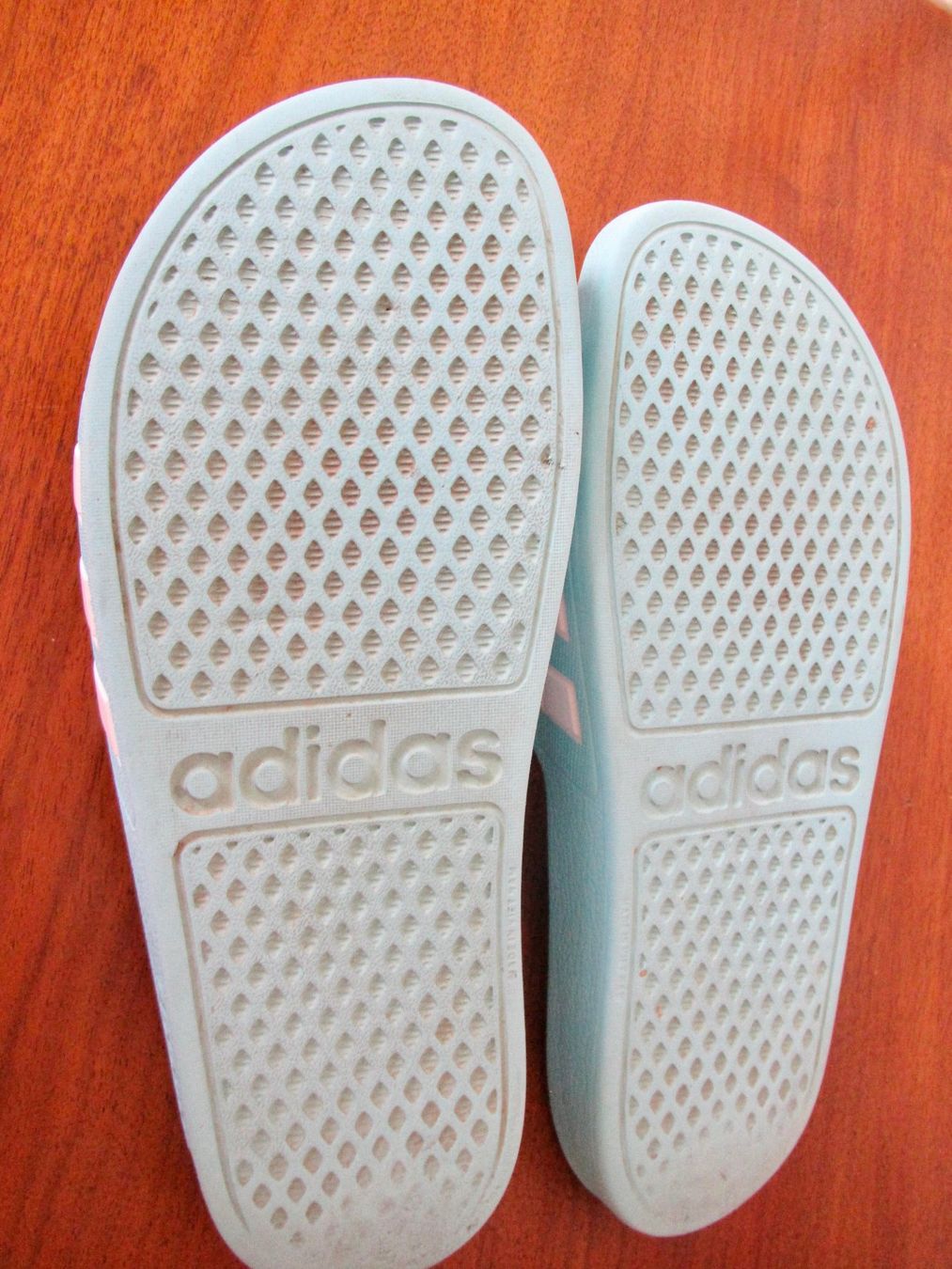 Adidas Scarpe da uomo: ADIDAS ADILETTEN 37 – Usato da Murten venduto da Selliot 2