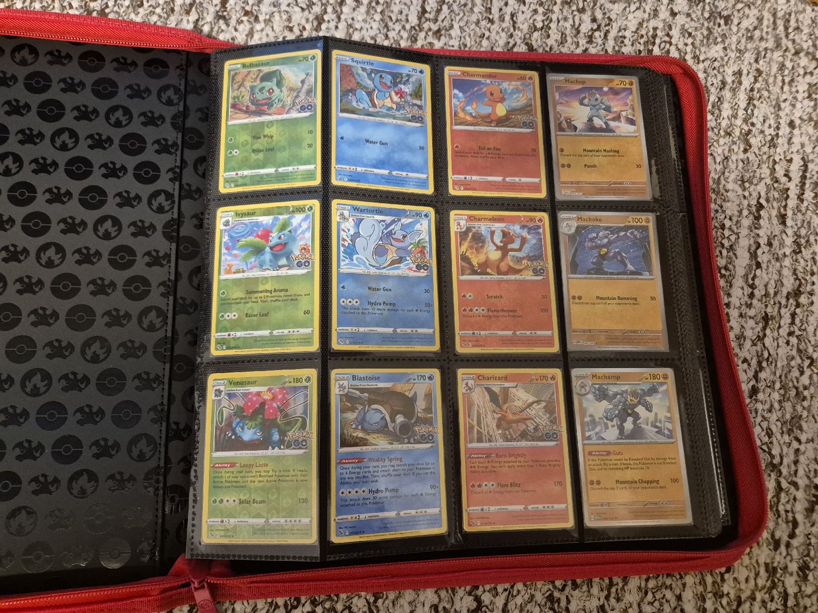 Pokémon Carte collezionabili: Binder mit ca. 420 Pokémon-Karten – Usato da Baar venduto da ElLundbergo 1