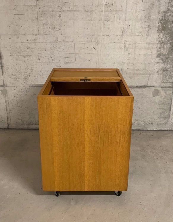 Cassettiere: bar-/ büro-/ rollmöbel . eiche – Usato da Basel venduto da Rmo4000 2