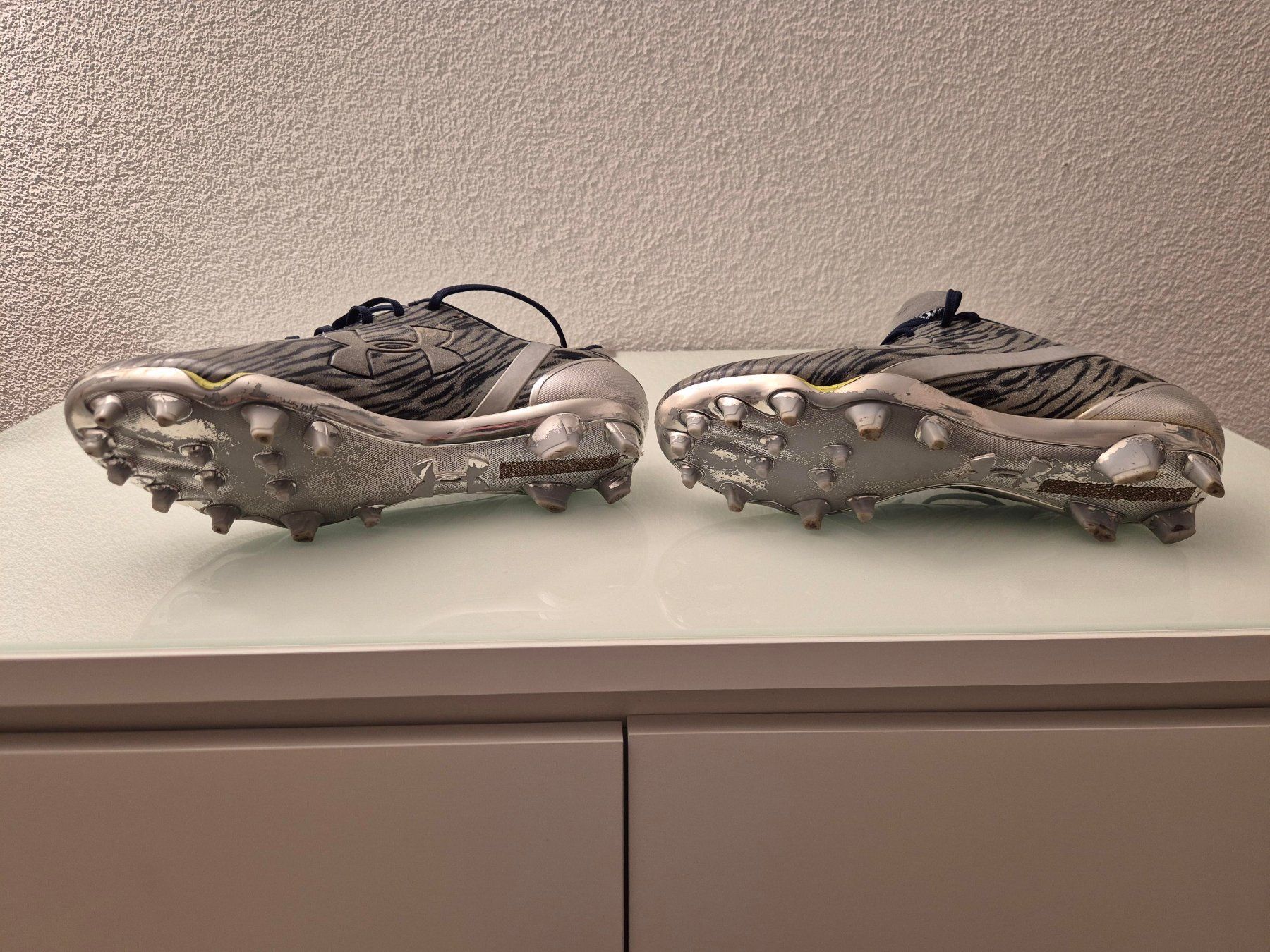 Under Armour Scarpe da uomo: Chaussures à crampons UNDER ARMOUR SPEEDFORM SPOTLIGHT – Usato da Fleurier venduto da ken_hv2k 2