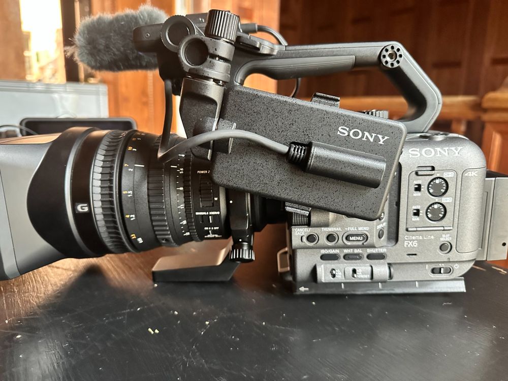 Sony Camcorder: Sony  Cinema Line FX6 Full Frame Professionell Camcorder – Gebraucht aus Basel von Saal-wart