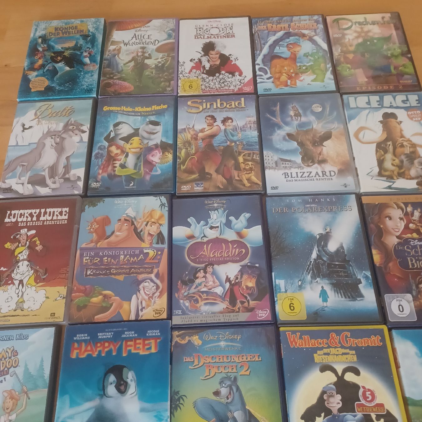 Tous les DVDs: Kinder DVD , Konvolut – D'occasion à Waldkirch par Fantasia-101 1