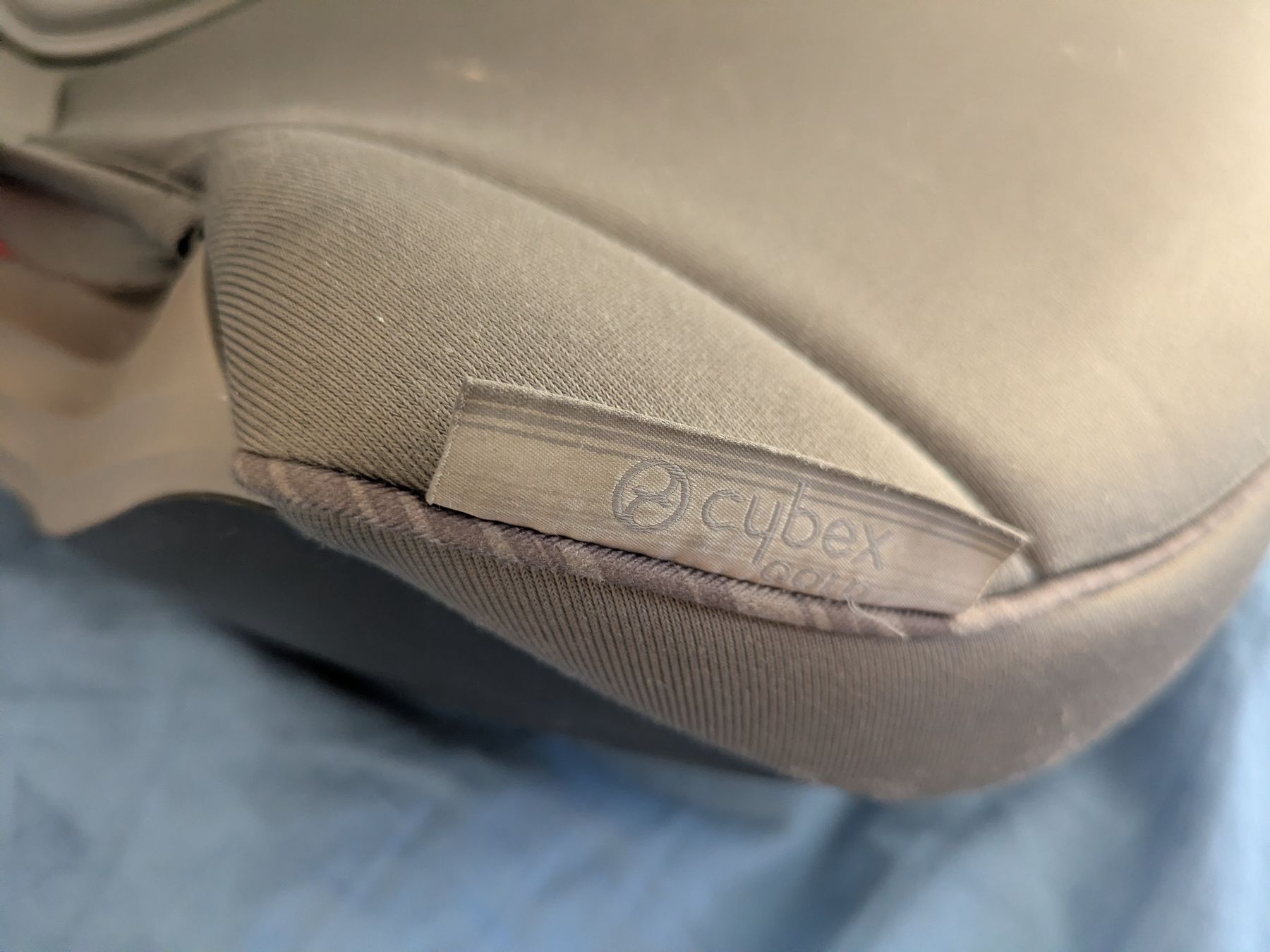 Cybex Sièges auto: Cybex Solution S-Fix Kindersitz 15-36 kg Grau  – D'occasion à Zürich par s--h 1