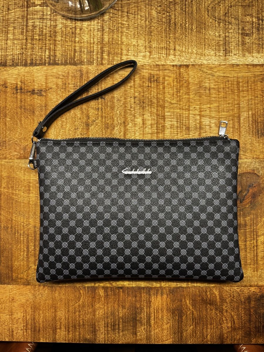 Taschen: Stylish Checkered Clutch Bag – Neu (gemäss Beschreibung) aus Seuzach von Wolf936