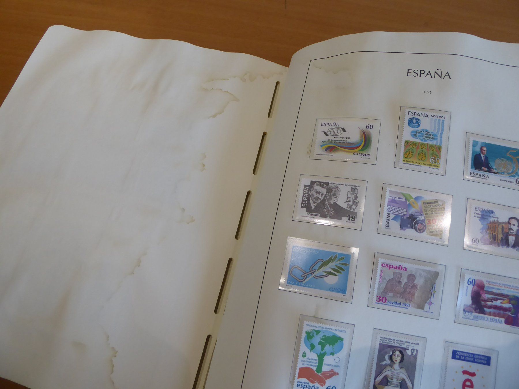 Tutti i francobolli: TOP Sammlung Spanien 1996-2003 mit 40 Seiten Inhalt – Usato da Rothrist venduto da swisstools 9