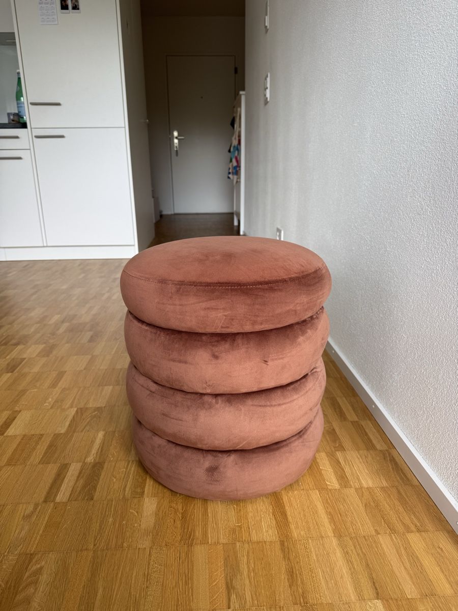 Westwing Hocker: Westwing velvet stool – Gebraucht aus Basel von pyz_mv75 1
