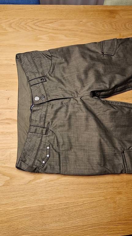 Hosen: Snowboardhose Burton – Gebraucht aus Sarnen von elawid 1