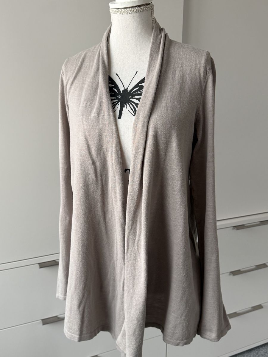 Jacken: Feinstrick-Cardigan in Beige Einheitsgrösse – Gebraucht aus Wilen b. Wil von Huibuh