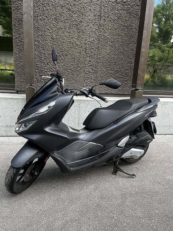 Scooter: Honda PCX mattschwarz – Usato da Basel venduto da cor_5hgc 1
