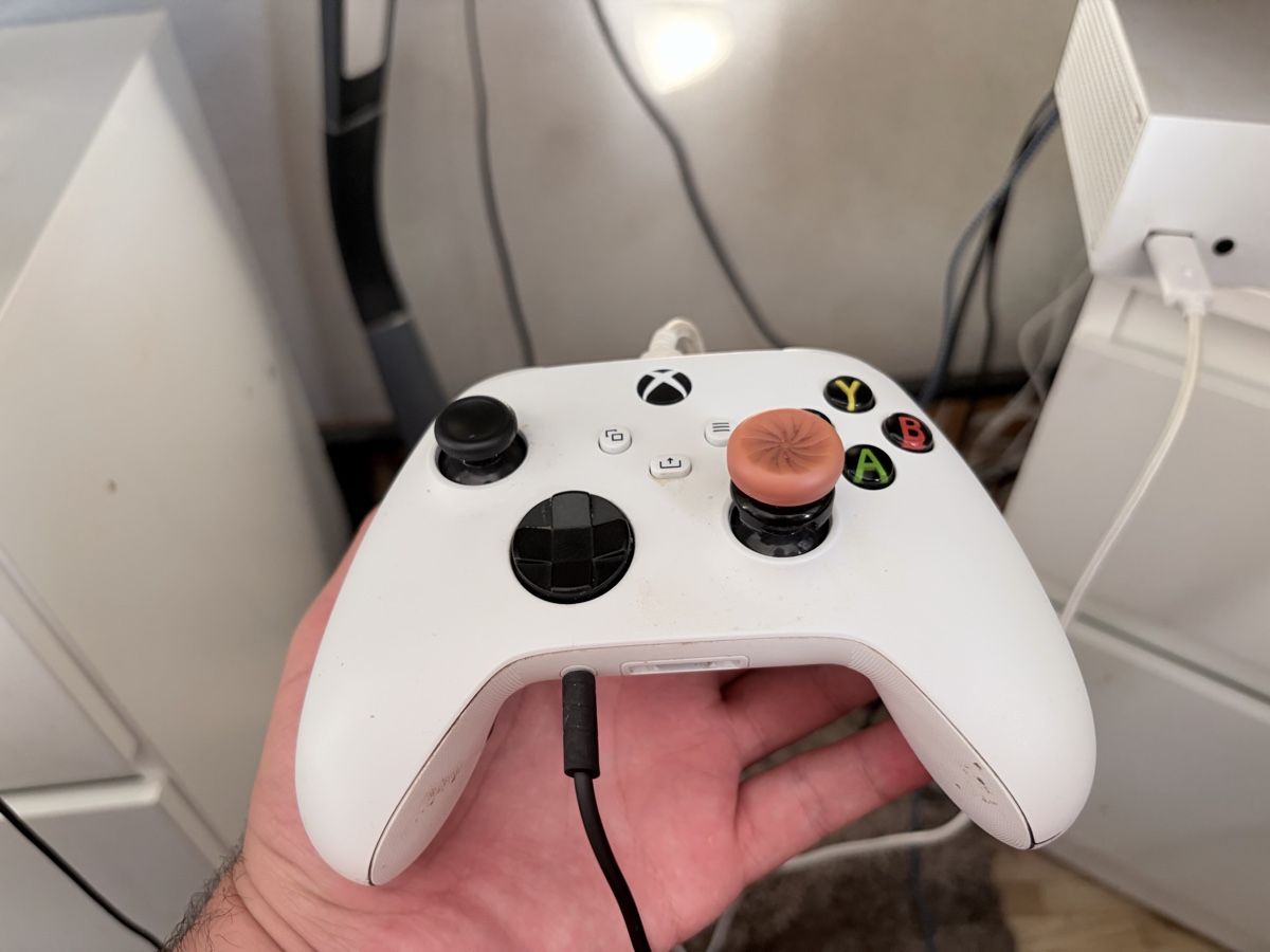 Microsoft Consoles: Xbox Series S mit controller und Headset – D'occasion à Triengen par Fighterheart71 2