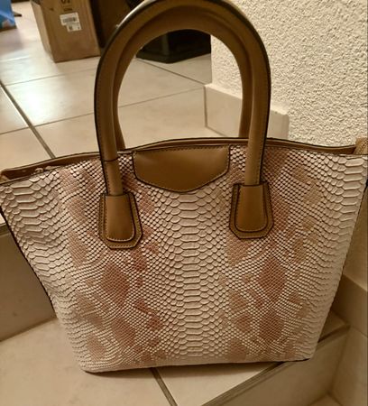 Schicke Handtasche im Reptilien Look, neuwertig, Top!