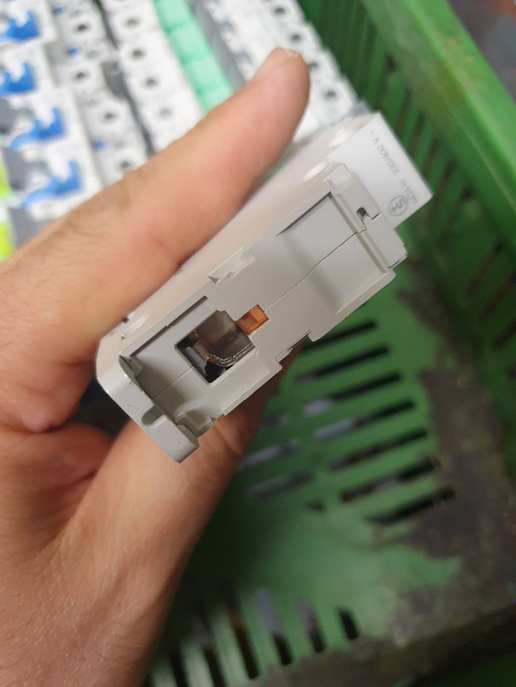Schalter: Leitungsschutzschalter c13 13A Weber uniline LS – Gebraucht aus Zürich von eymen20 6