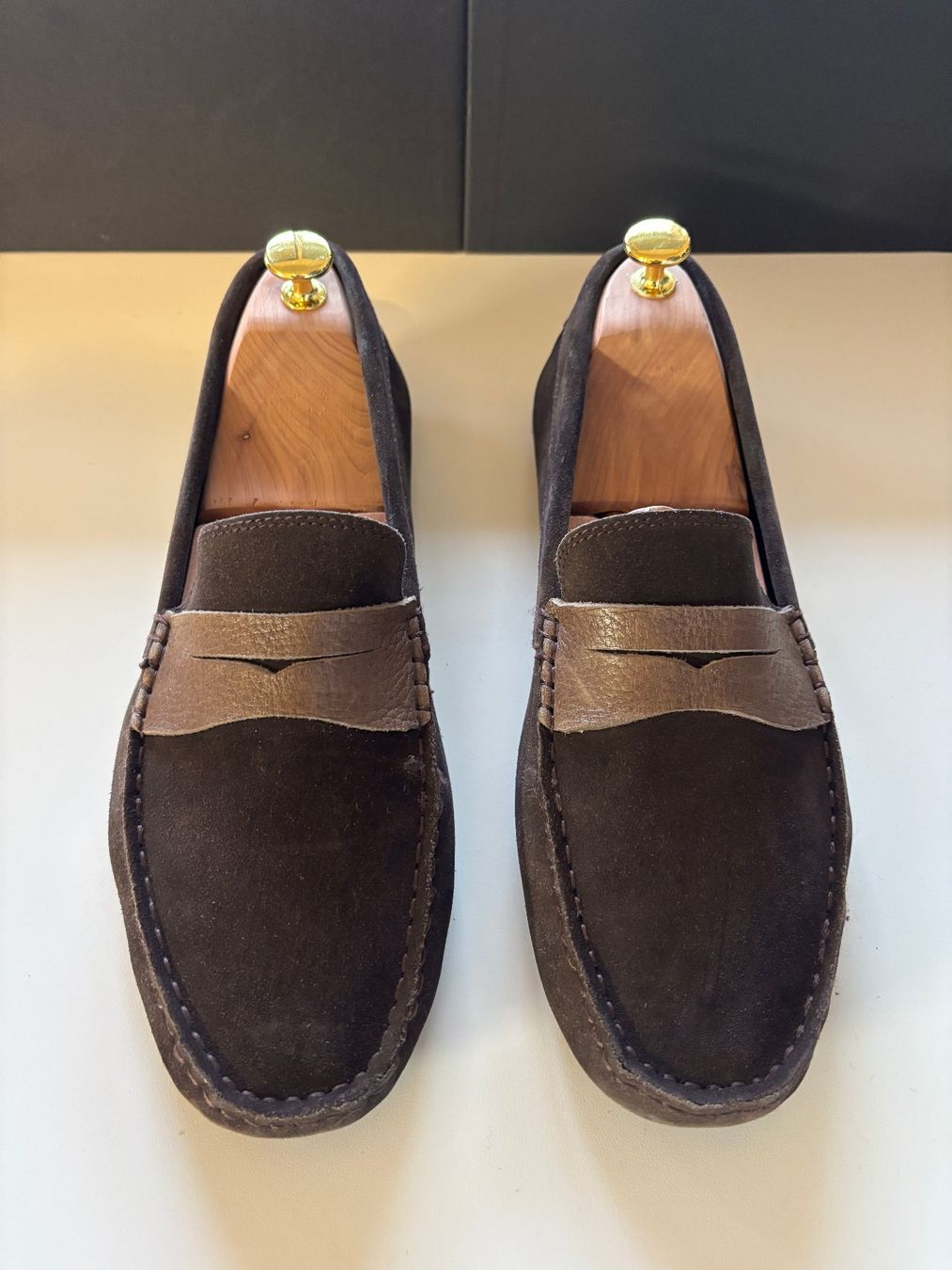 Lacoste Scarpe da uomo: Lacoste - Mocassins en daim - Marron - 43 – Usato da Grand-Lancy venduto da alf_8dk7 1