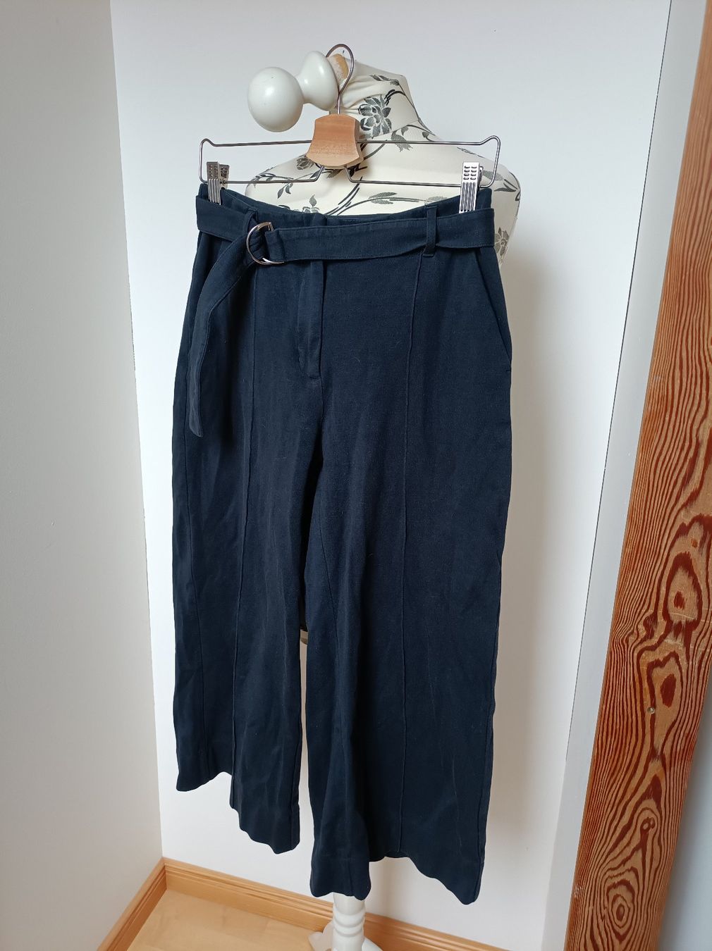 Hessnatur Hosen: 7/8 Stoffhose Hess Natur Baumwolle – Gebraucht aus Peccia von LillyMarie98 1