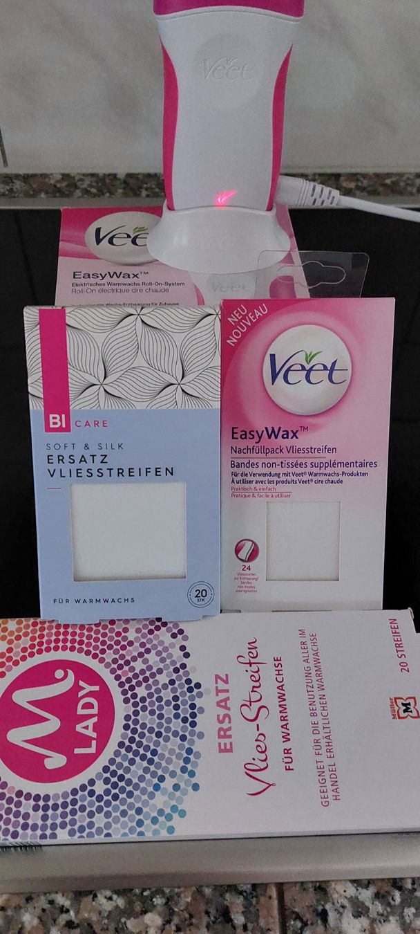 Veet Epilatori: Veet EasyWax Roll-On-System mit Zubehör – Usato da Samstagern venduto da Bladetigi 1