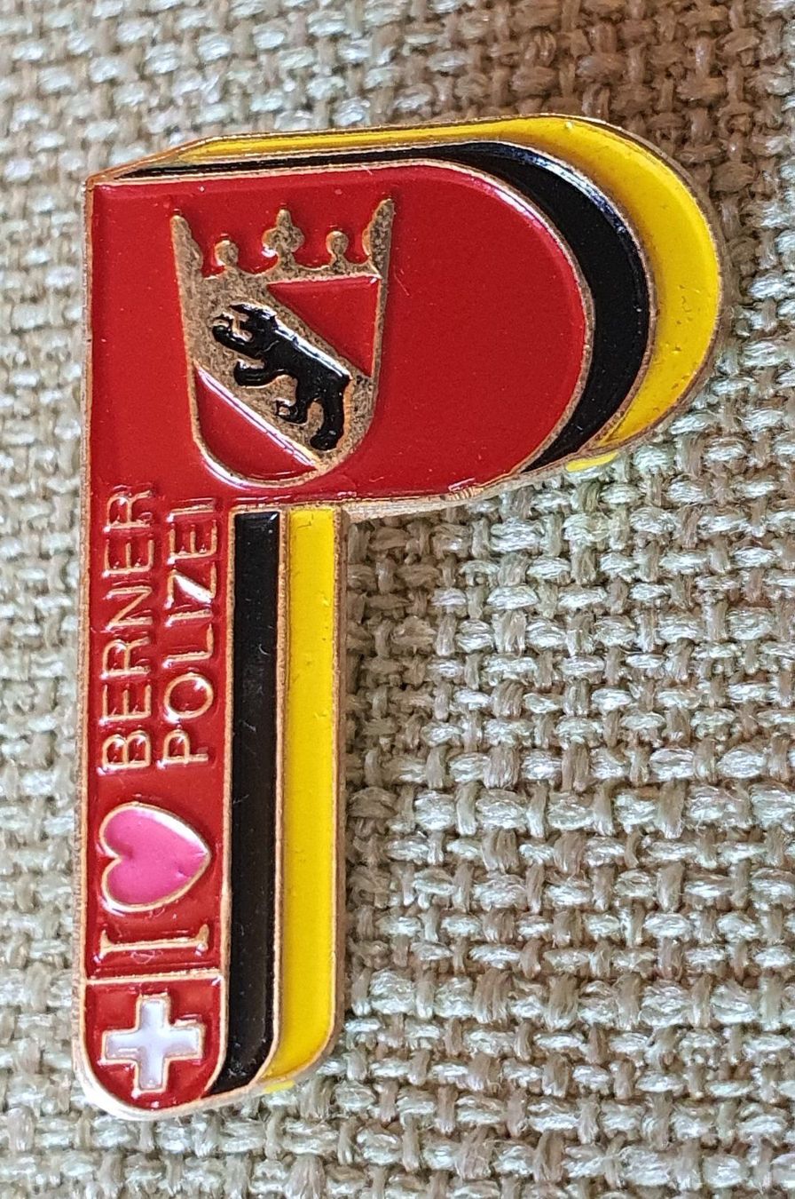 Placchette & Badge: E356 - Pin I Like Berner Polizei Schweiz – Usato da Reinach BL venduto da Boston-Verkauf 1