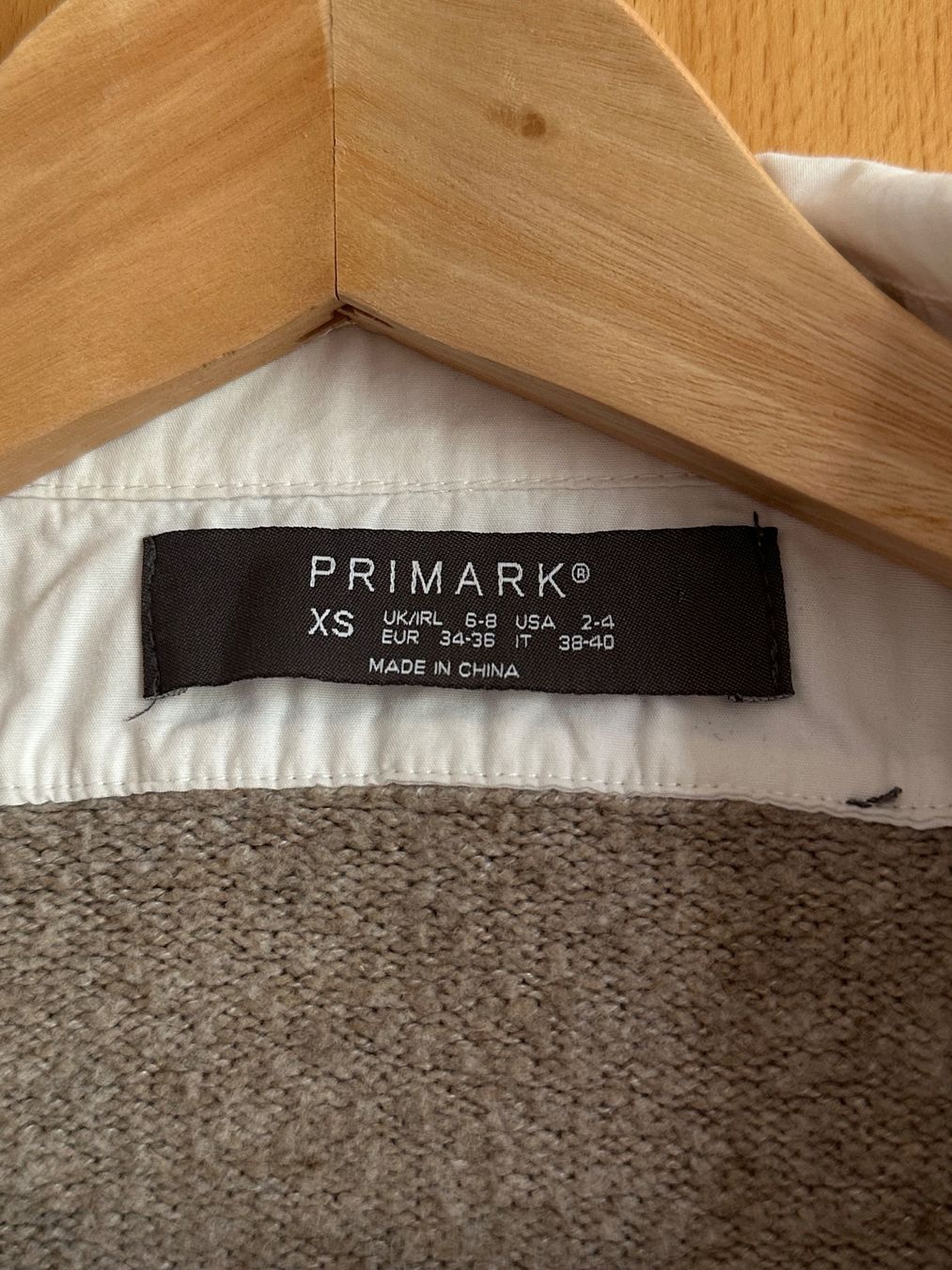 Primark Maglioni & Felpe: Pullover mit Hemd Einsatz beige Gr. XS – Usato da Schlieren venduto da car_2bwb 1