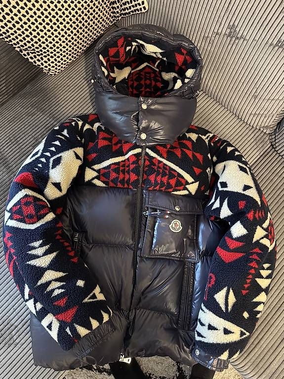 Giacche: Moncler Winterjacke – Usato da Zug venduto da YvesX