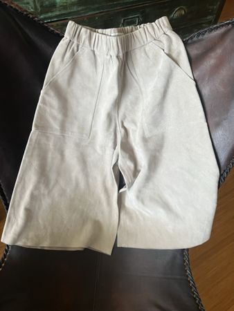 Pantalon bermuda en daim beige (34/36)